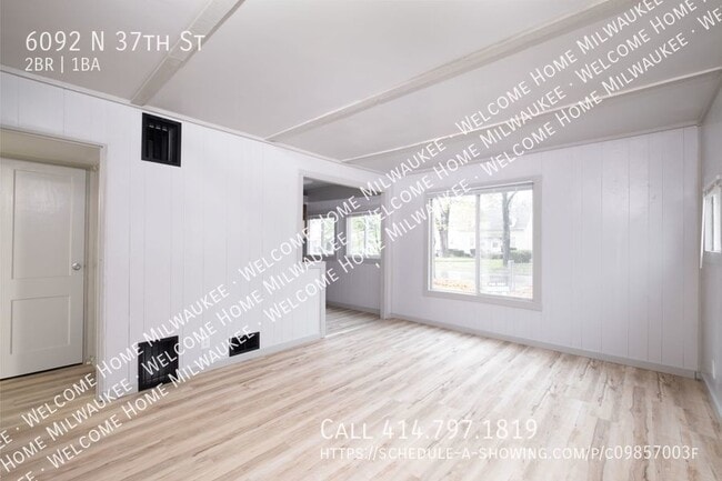 Building Photo - AVAILABLE NOW! Welcome Home to this Cozy 2...