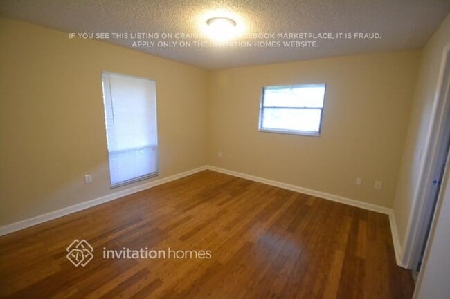 Foto del edificio - 1051 Sugartree Dr S