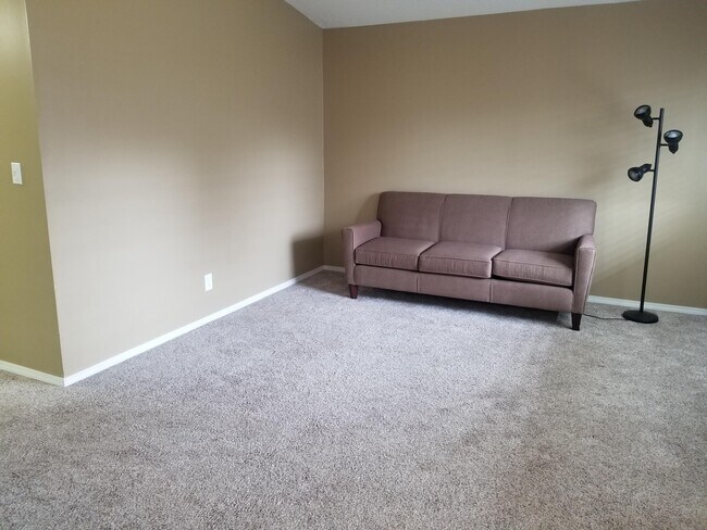 Foto del edificio - 7800 E Southern Dr
