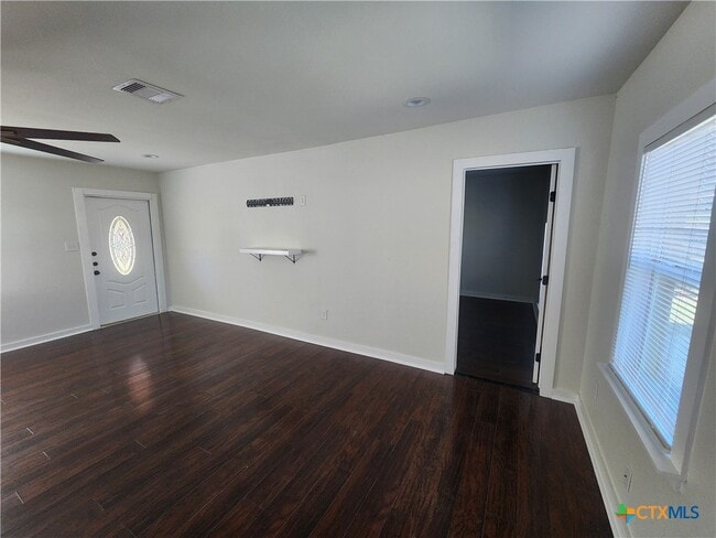 Building Photo - 1709 E Avenue H