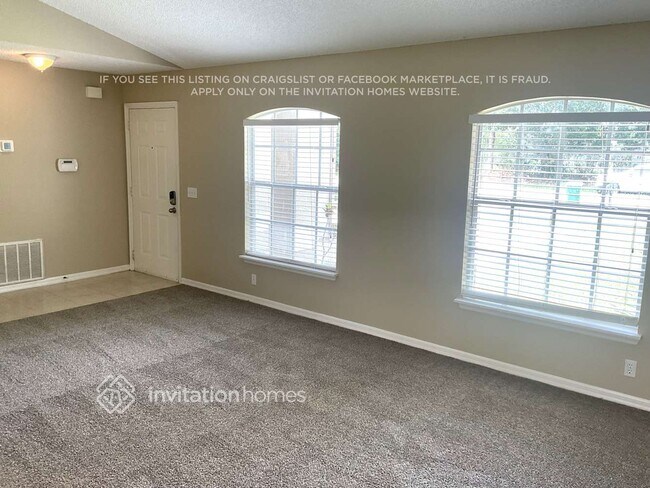 Foto del edificio - 7681 Greenboro Dr