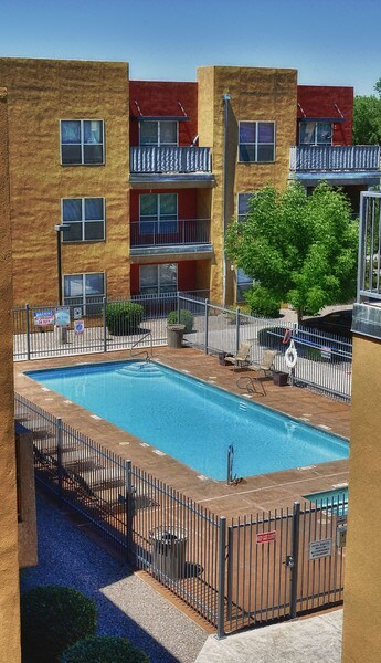 Foto del edificio - La Cantera Senior Apartments