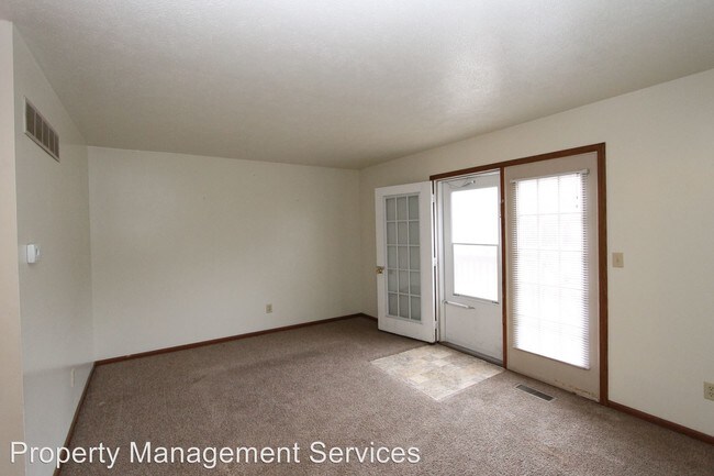Building Photo - 815 W Wilden Ave