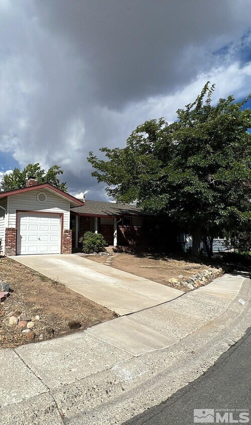 Primary Photo - 3560 Yosemite Pl