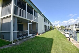 Building Photo - 109 Wettaw Ln