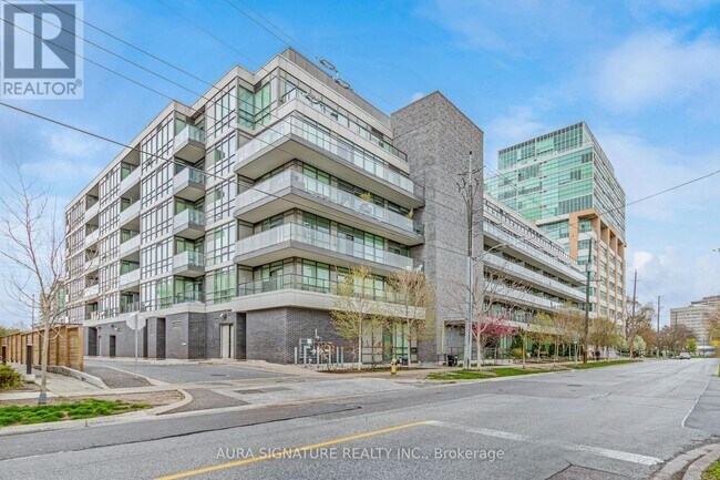Photo du bâtiment - 8 Fieldway Rd