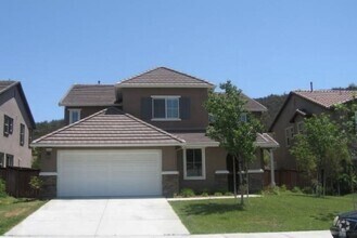 Building Photo - 27370 Carlton Oaks St