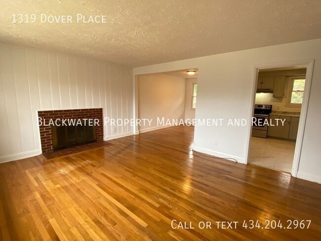 Building Photo - 1319 Dover Pl