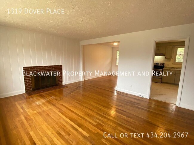 Foto del edificio - 1319 Dover Pl