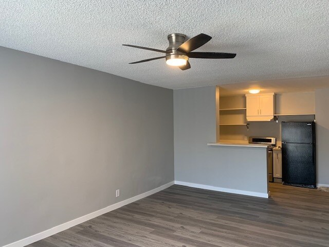 Foto principal - 7524 Sepulveda Blvd