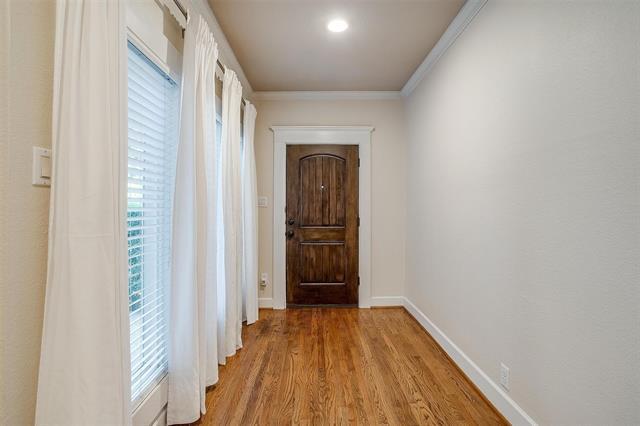 Foto del edificio - 3915 W 6th St