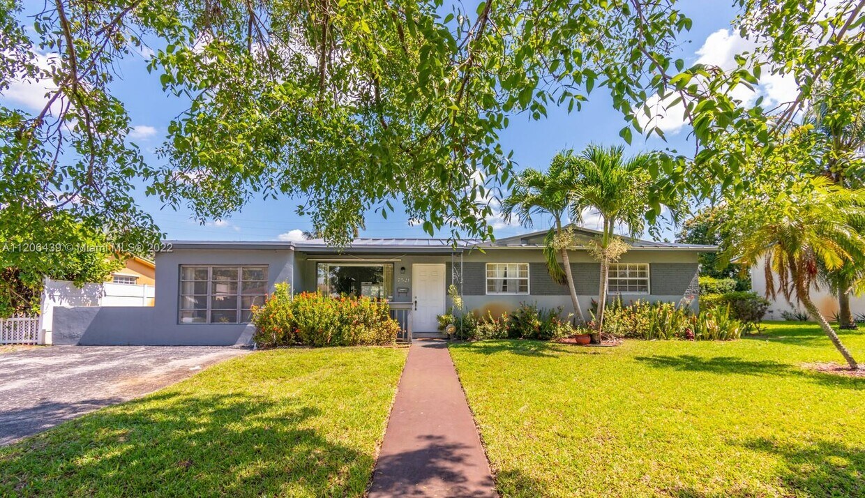 7521 NW 1st Ct, Pembroke Pines, FL 33024 House Rental in Pembroke