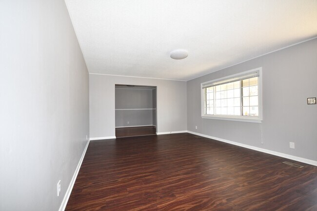Building Photo - 1613 Prater Rd