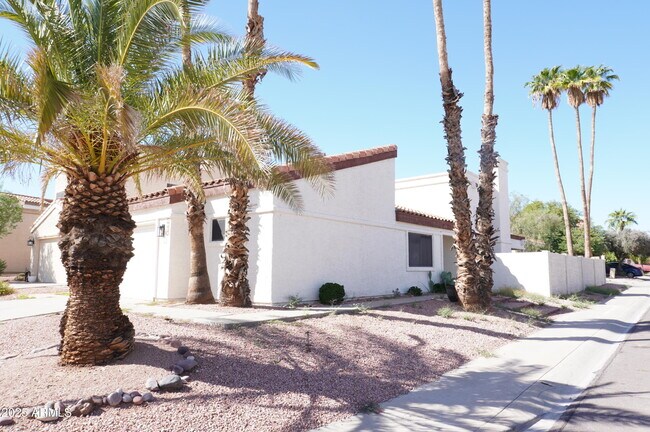 Foto del edificio - 4024 E Hiddenview Dr
