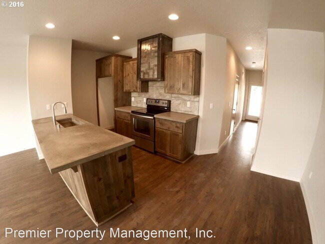 Building Photo - 3 br, 2.5 bath House - 179 N. 44th Pl