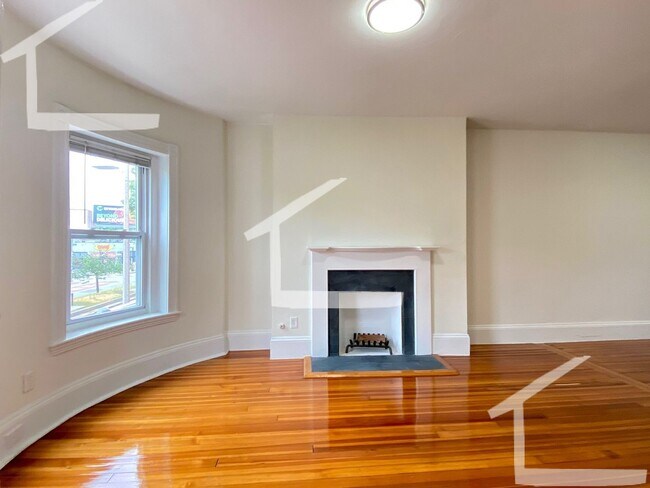 Building Photo - HOT ALLSTON LISTING!!!!
