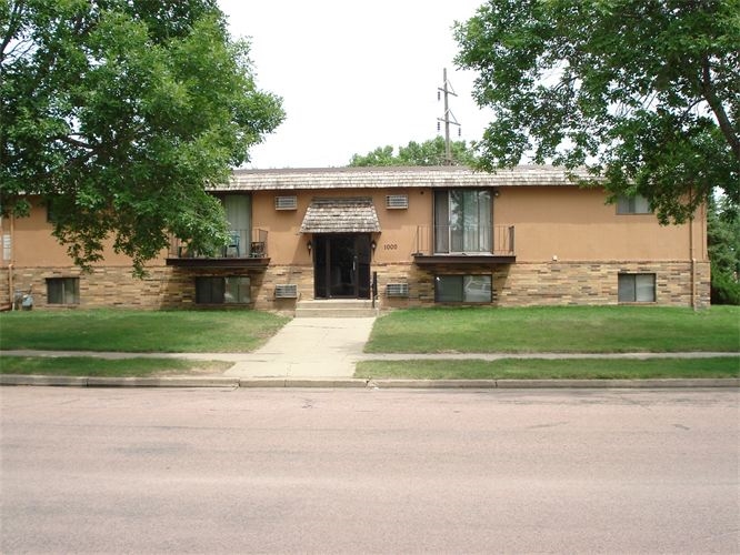 Primary Photo - Lake Park Apartments