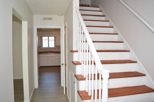 Foto del edificio - 2325 Champion Ct