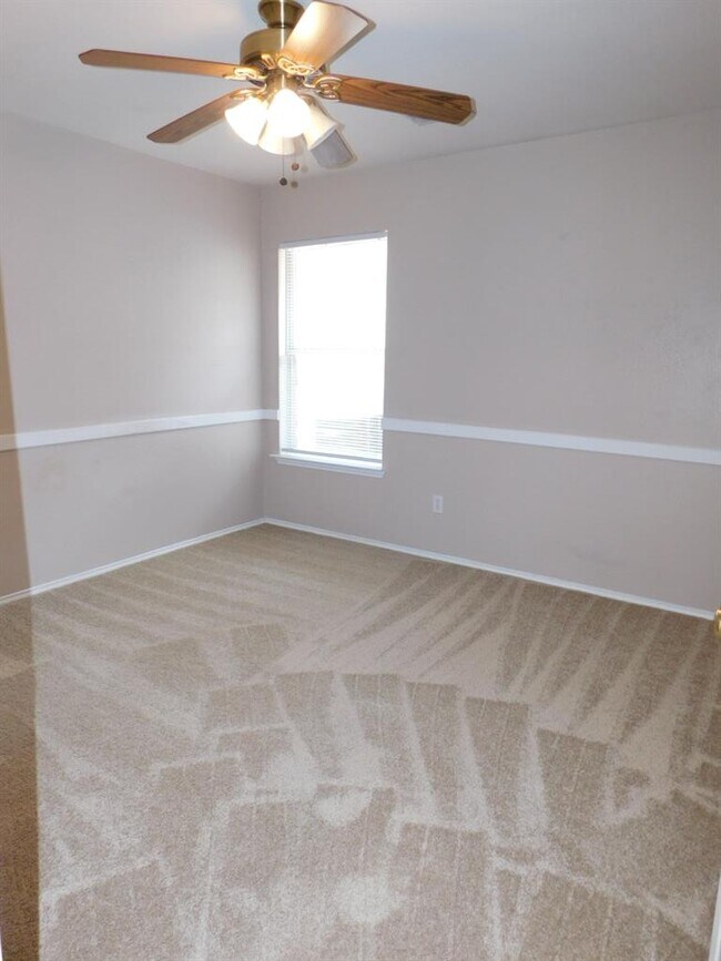 Foto del edificio - 715 Spring Brook Ln