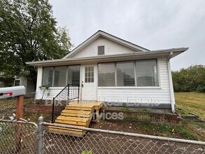 Building Photo - 1610 Smith Ave