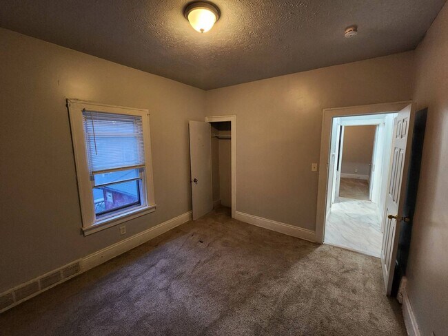 Foto del edificio - 3358 E 145th St