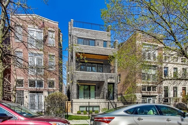 Building Photo - 3930 N Greenview Ave