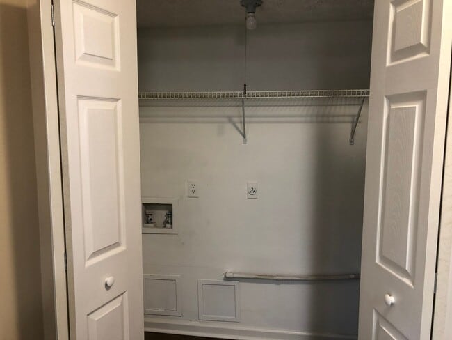 Foto del edificio - 2 Bedroom 1.5 Bath Townhouse