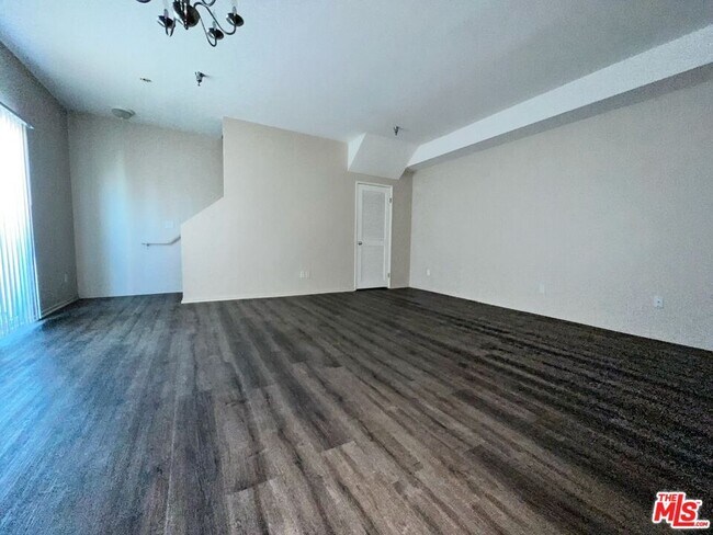 Foto del edificio - 13748 Sherman Way