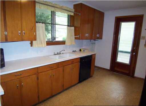 Building Photo - 6036 Eastwood Dr