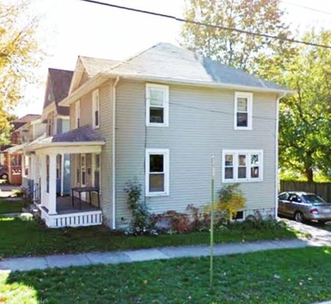 Building Photo - 800 2nd St