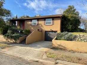 Building Photo - 1706 Magnolia Ave