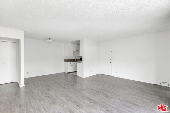 Foto del edificio - 1811 Parnell Ave