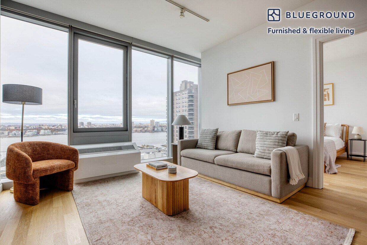 Primary Photo - 550 W 54th St
