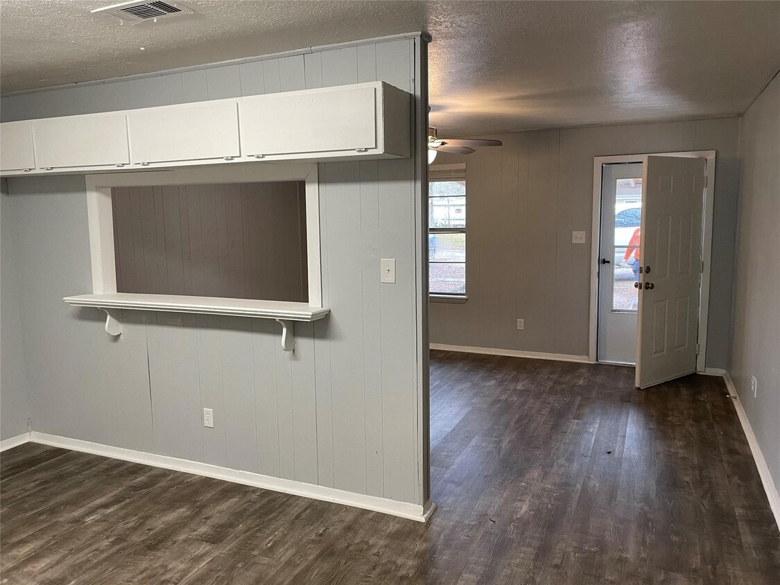 Foto del edificio - 107 FM 834