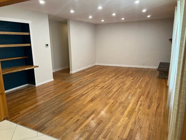 Foto del edificio - 7625 57th Dr NE