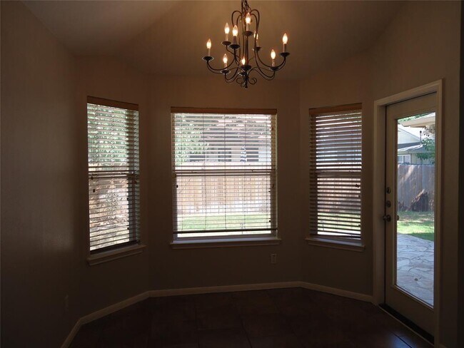 Foto del edificio - 1404 Peachtree Valley Dr