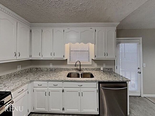 Building Photo - 3548 Cherokee Overlook Dr