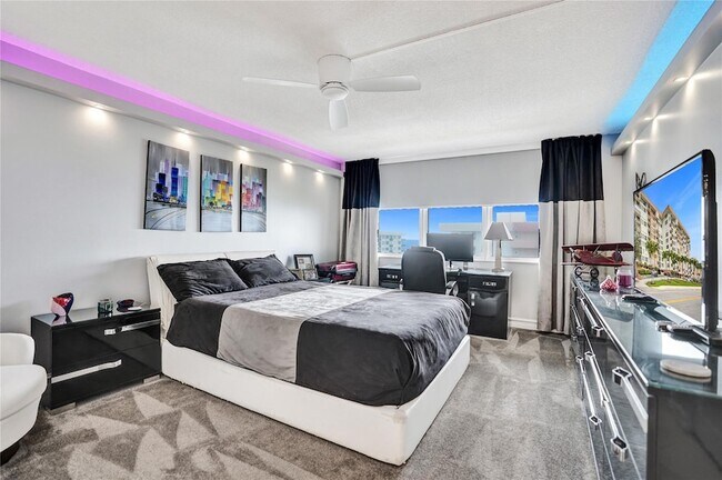 Foto del edificio - 1150 Hillsboro Mile Unit 1016