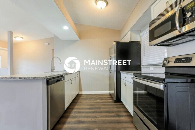 Foto del edificio - 3 Bedroom Pet-Friendly Home in NORTH PORT, FL with Main Street Renewal