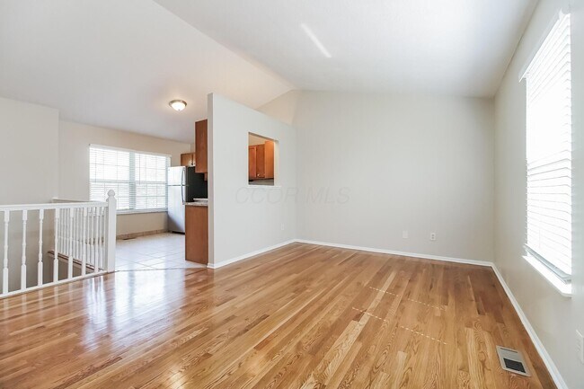 Building Photo - 1574 Autumn Village Dr