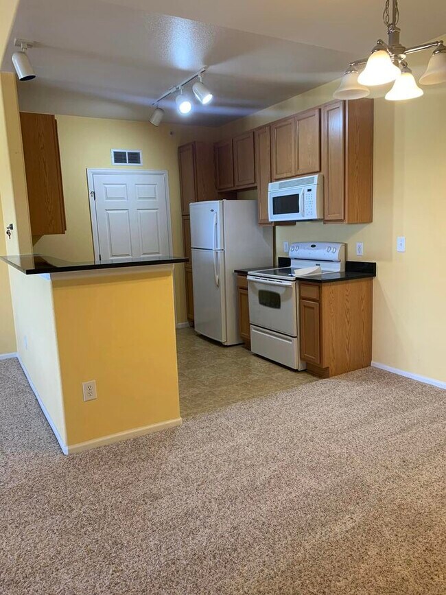 Foto del edificio - 2900 Blue Sky Cir