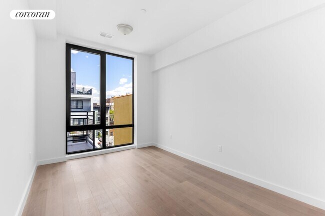 Foto del edificio - 407 E 117th St