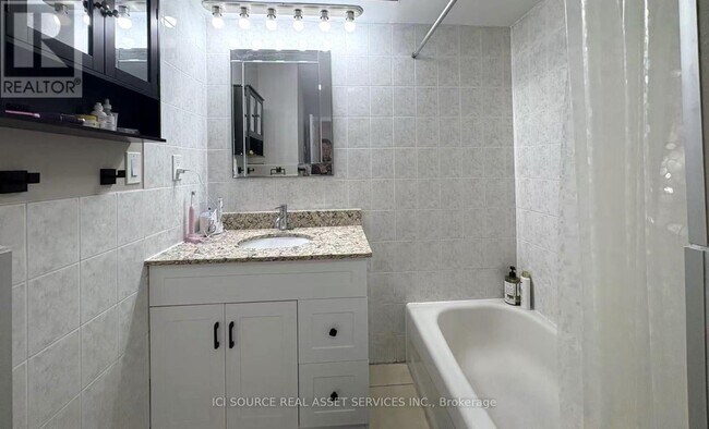 Building Photo - 19 Talbot St