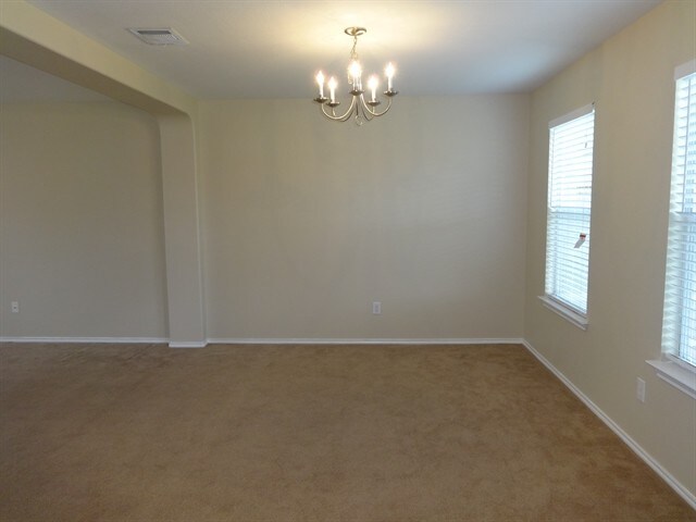 Building Photo - 922 Magnolia Hill