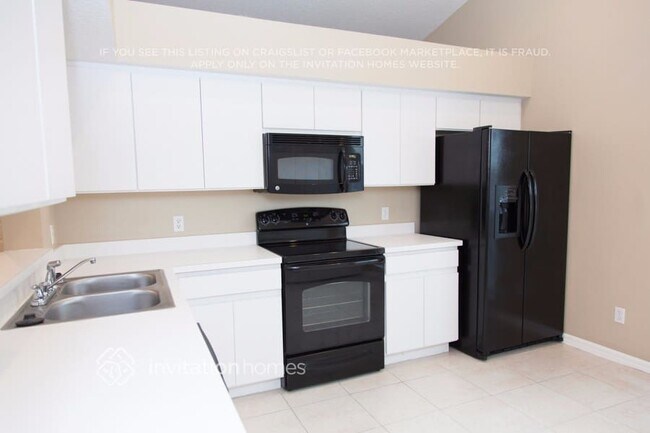 Building Photo - 4609 Rockingchair Dr