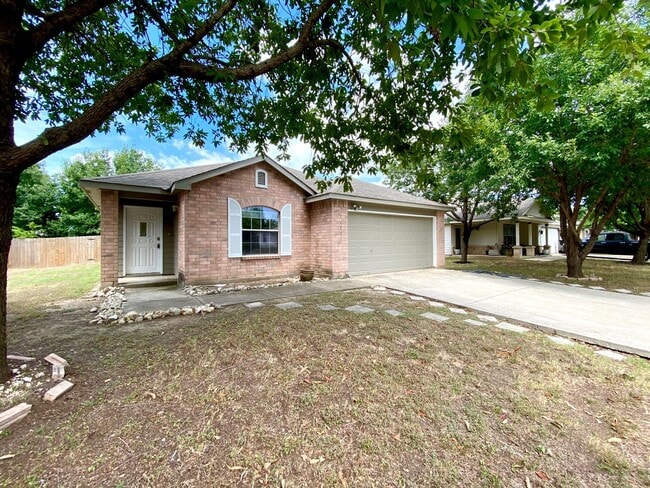 Building Photo - Welcome home to 16511 Caballo Valley!