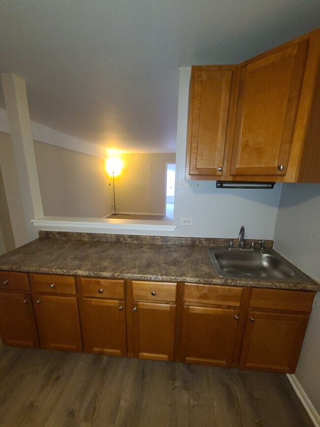 Building Photo - 555 W Stratford Pl
