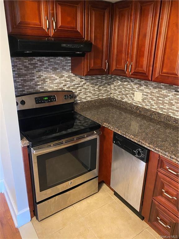 Building Photo - 305 Chateau Rive