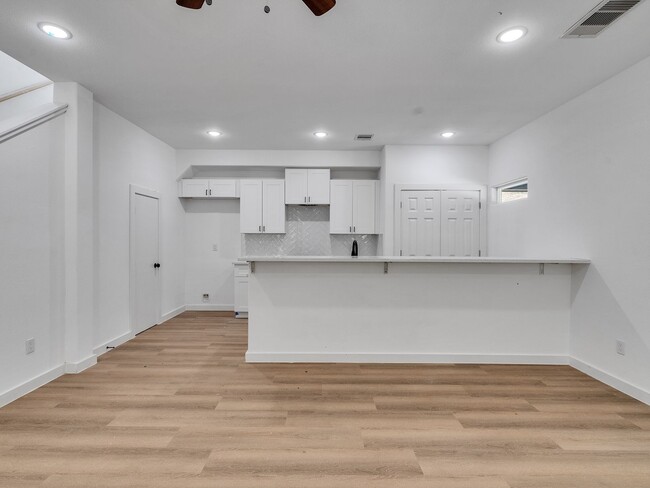 Building Photo - 8407 Mahalia Dr