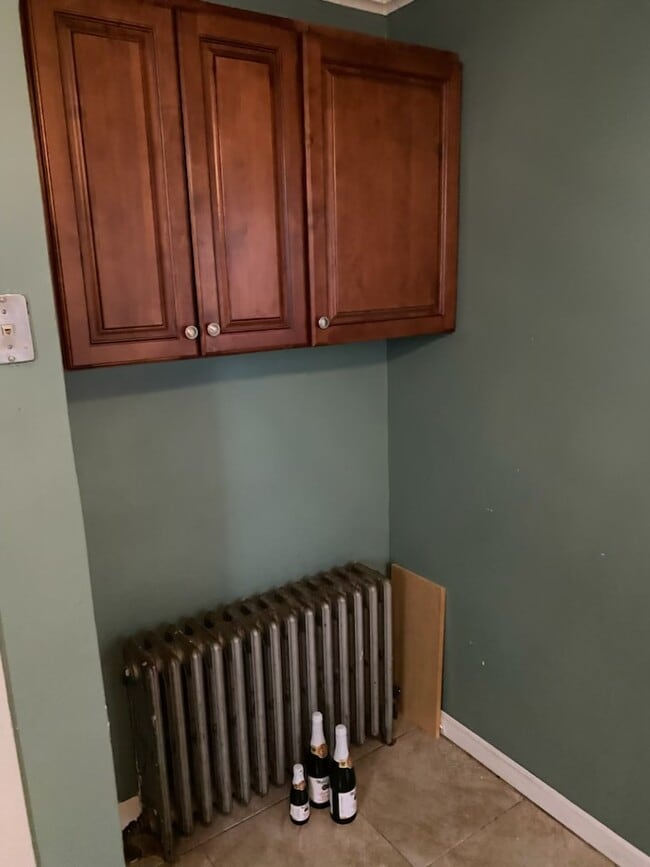 Kitchen - 1003 Columbia Ave